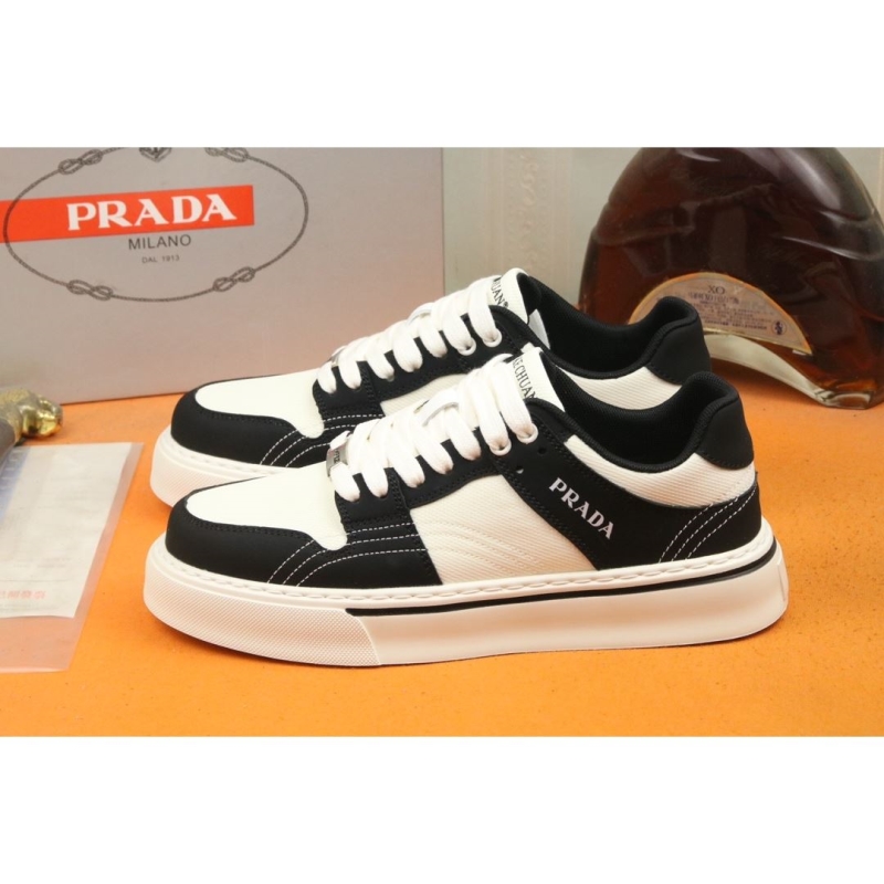 Pra*a casual shoes